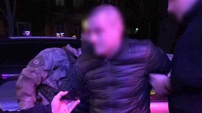 На Одещині затримали двох поліцейських, які намагались вчинити розбійний напад На Одещині затримали двох поліцейських, які намагались вчинити розбійний напад