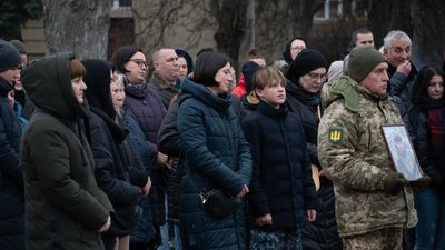 В Ужгороді попрощалися із полеглим на війні Андрієм Жуковським В Ужгороді попрощалися із полеглим на війні Андрієм Жуковським