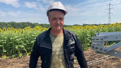 Енергетики ремонтують високовольтну лінію після авіаатаки на Харківщину Енергетики ремонтують високовольтну лінію після авіаатаки на Харківщину