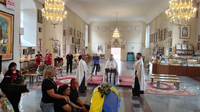 У Полтаві влаштували панахиду за солдатом Євгенієм Попенком, який поліг на Донеччині
