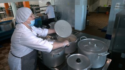 Нові норми харчування: чим годують школярів у Рівному Нові норми харчування: чим годують школярів у Рівному