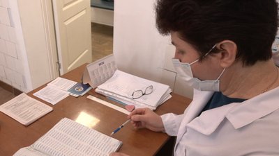 12 людей вакцинували бустерною дозою проти COVID-19 у селі на Черкащині 12 людей вакцинували бустерною дозою проти COVID-19 у селі на Черкащині