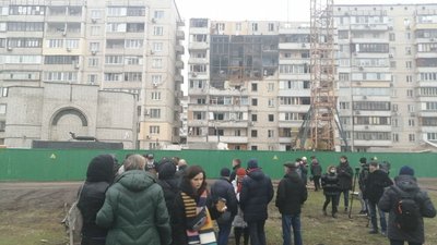 Вибух газу в Києві: мешканці будинку зацементували ключі від колишніх квартир Вибух газу в Києві: мешканці будинку зацементували ключі від колишніх квартир