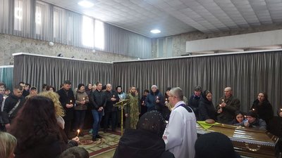У Хмельницькому попрощалися із воїном Олександром Перцем У Хмельницькому попрощалися із воїном Олександром Перцем