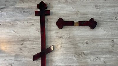 Надмогильний хрест, кладовище
