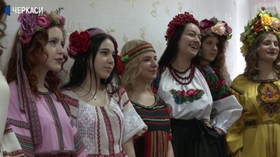 Колекцію українського національного одягу створили учениці Золотоніського професійного ліцею