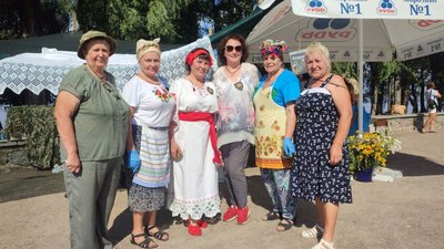 "Цей тепловізор може врятувати не одне життя": у черкаській Долині троянд пройшов благодійний міні-фест "Цей тепловізор може врятувати не одне життя": у черкаській Долині троянд пройшов благодійний міні-фест