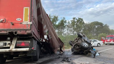 Поблизу Олександрії в дорожній аварії загинули троє людей