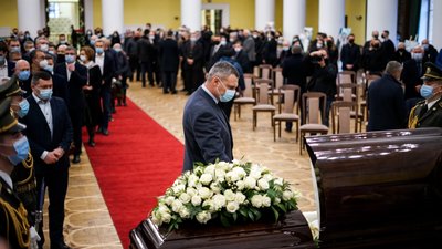 У Києві прощаються з ексмером Омельченком У Києві прощаються з ексмером Омельченком