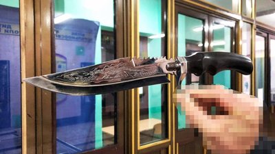 Біля миколаївської школи затримали чоловіка з ножем Біля миколаївської школи затримали чоловіка з ножем
