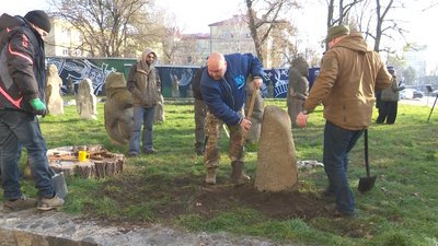Біля історичного музею встановили ще одну статую скіфського воїна Біля історичного музею встановили ще одну статую скіфського воїна