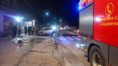 Горів автомобіль і дерев'яний житловий будинок: на Волині гасили 2 пожежі