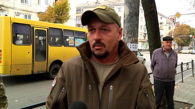 У Житомирі попрощалися із двома військовими, які загинули на Херсонщині у боях за Україну У Житомирі попрощалися із двома військовими, які загинули на Херсонщині у боях за Україну