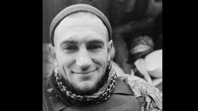 "Зараз би тільки жити, а його немає": у Штепівці на Сумщині вшанували пам'ять загиблих воїнів "Зараз би тільки жити, а його немає": у Штепівці на Сумщині вшанували пам'ять загиблих воїнів