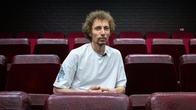 "Мистецтво – воно не існує поза політикою". Одеський театр показує вистави та надає пільгові місця переселенцям "Мистецтво – воно не існує поза політикою". Одеський театр показує вистави та надає пільгові місця переселенцям