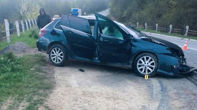 На Прикарпатті в автомобільній аварії загинув пасажир. Водію повідомили про підозру На Прикарпатті в автомобільній аварії загинув пасажир. Водію повідомили про підозру