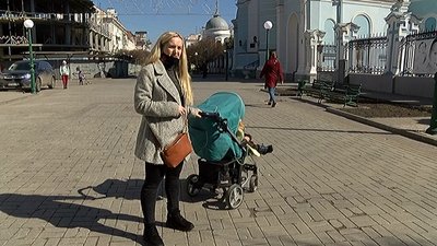 У центрі Сум жінці на голову впав камінь з фасаду будинку