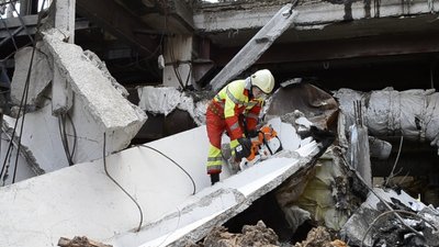 "Працюють в дуже складних умовах". Рятувальники розбирають завали Охтирської ТЕЦ на Сумщині "Працюють в дуже складних умовах". Рятувальники розбирають завали Охтирської ТЕЦ на Сумщині
