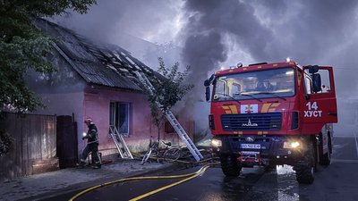 На Закарпатті внаслідок пожежі у приватному будинку загинула жінка