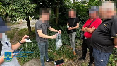 Обіцяв вирішити питання з військкоматом за 5 тисяч доларів: підозрюють жителя Кривого Рогу