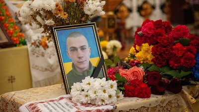На Чернігівщині попрощалися з двома загиблими бійцями На Чернігівщині попрощалися з двома загиблими бійцями