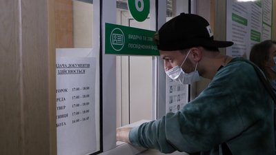 Миколаївські водії отримали нові посвідчення Миколаївські водії отримали нові посвідчення