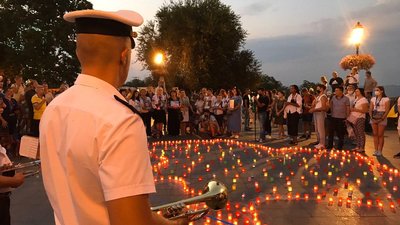 У рамках "Вишиванкового фестивалю" в Одесі пройшла акція пам'яті У рамках "Вишиванкового фестивалю" в Одесі пройшла акція пам'яті
