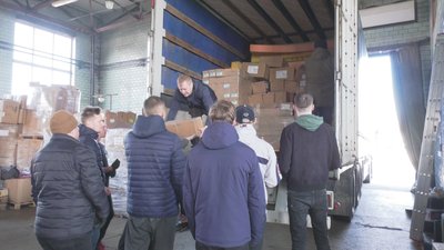 Вінницьким волонтерам передали гуманітарну допомогу з Німмечинни Вінницьким волонтерам передали гуманітарну допомогу з Німмечинни
