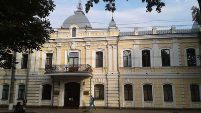 У Сумах презентували збірник творчих портретів "Суми: містяни, постаті, земляки"