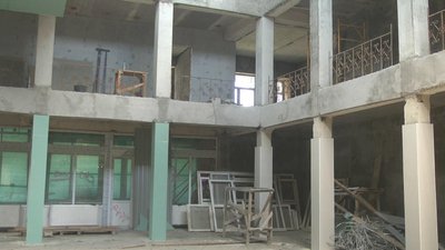 У другій черзі — більш ніж половина будинку культури. Фото: Поділля Суспільне У другій черзі — більш ніж половина будинку культури. Фото: Поділля Суспільне