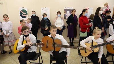 20 малюнків представили на виставці "Донорство – це про життя" в Ужгороді 20 малюнків представили на виставці "Донорство – це про життя" в Ужгороді
