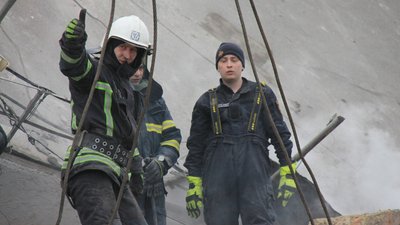 Наслідки обстрілу аеропорту "Вінниця": загинуло дев'ять людей Наслідки обстрілу аеропорту "Вінниця": загинуло дев'ять людей