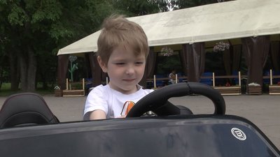 П'ятирічний лучанин розмовляє двома мовами П'ятирічний лучанин розмовляє двома мовами