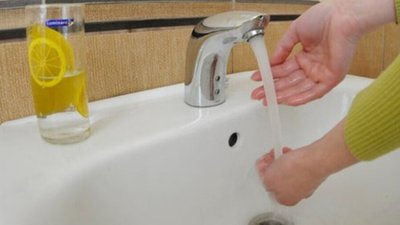 водопостачання, кран з водою, умивальник