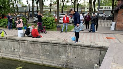 "Вода для Левандівського озера": львів'яни влаштували екоакцію "Вода для Левандівського озера": львів'яни влаштували екоакцію