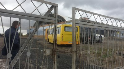 Зеленський прибув на Рівненщину: куди їде президент та як зустрічають Зеленський прибув на Рівненщину: куди їде президент та як зустрічають