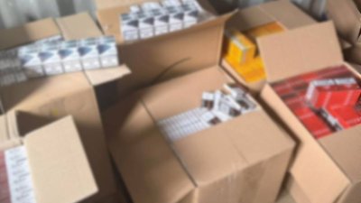 Сигарети, які вилучили у підприємиці Калинівського ринку