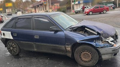 У Бабаях під Харковом Renault зіткнувся з вантажівкою, 22 жовтня