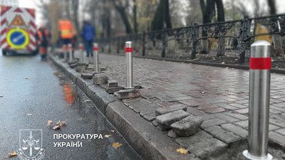 Антипаркувальні стовпчики