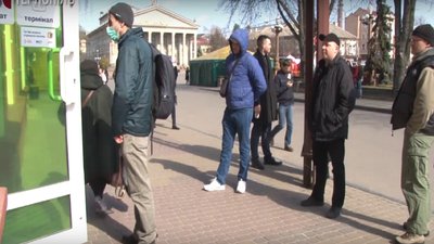 У Тернополі працюють магазини продуктів та засобів гігієни, аптеки і банки