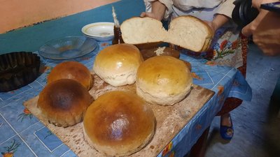 Хліб спечений в печі. Хліб спечений в печі.