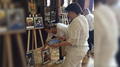 У Вишнівецькому замку представили колекцію ікон лікарки з Тернополя