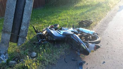 В'їхав в електроопору: на Черкащині загинув мотоцикліст