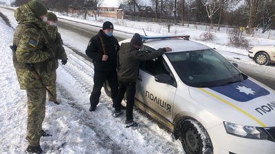 Хотів перетнути кордон. На Сумщині затримали підозрюваного у зґвалтуванні неповнолітньої