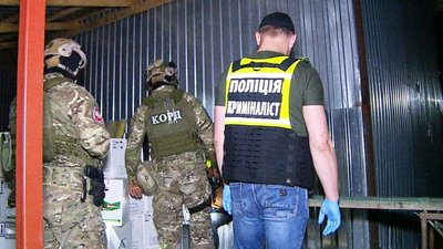 Банду, яка грабувала засоби захисту рослин по Україні, затримала поліція Банду, яка грабувала засоби захисту рослин по Україні, затримала поліція