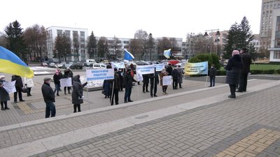У Рівному профспілки вийшли на акцію під ОДА У Рівному профспілки вийшли на акцію під ОДА
