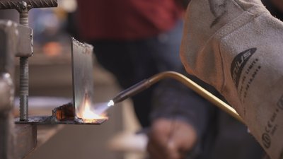У Вінниці вдосконалюють навички зварювання для відбудови України У Вінниці вдосконалюють навички зварювання для відбудови України