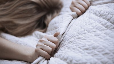 Насильство у прийомній сім'ї: вихованка центру на Чернігівщині заявила про насильство