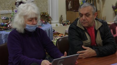 Опановують інтернет і планшет: студенти Університету третього віку вивчають комп'ютерну грамотність Опановують інтернет і планшет: студенти Університету третього віку вивчають комп'ютерну грамотність