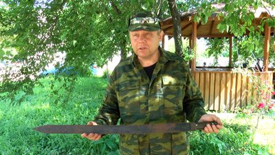 Житомирянин Олег Козяр власноруч виготовляє козацькі шаблі зразка ХVІІ століття Житомирянин Олег Козяр власноруч виготовляє козацькі шаблі зразка ХVІІ століття